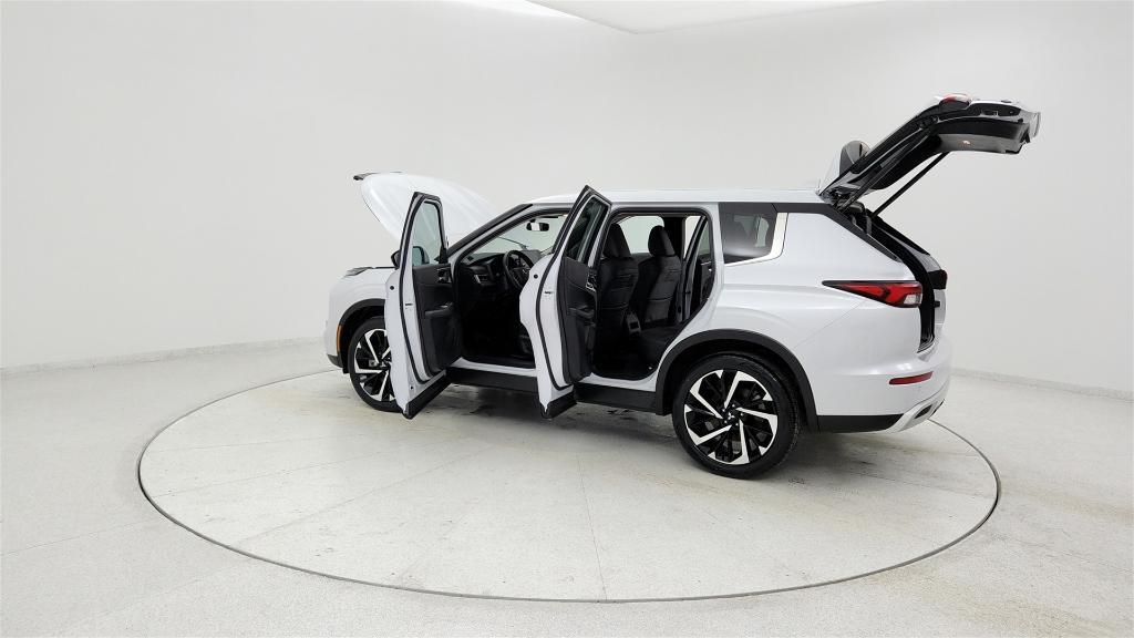 used 2024 Mitsubishi Outlander car, priced at $22,553