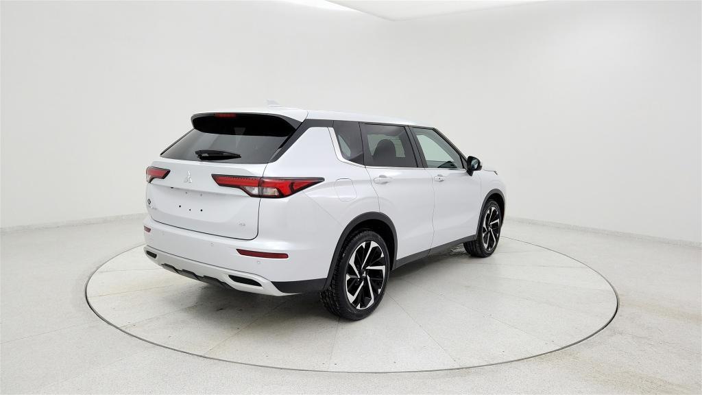 used 2024 Mitsubishi Outlander car, priced at $22,553