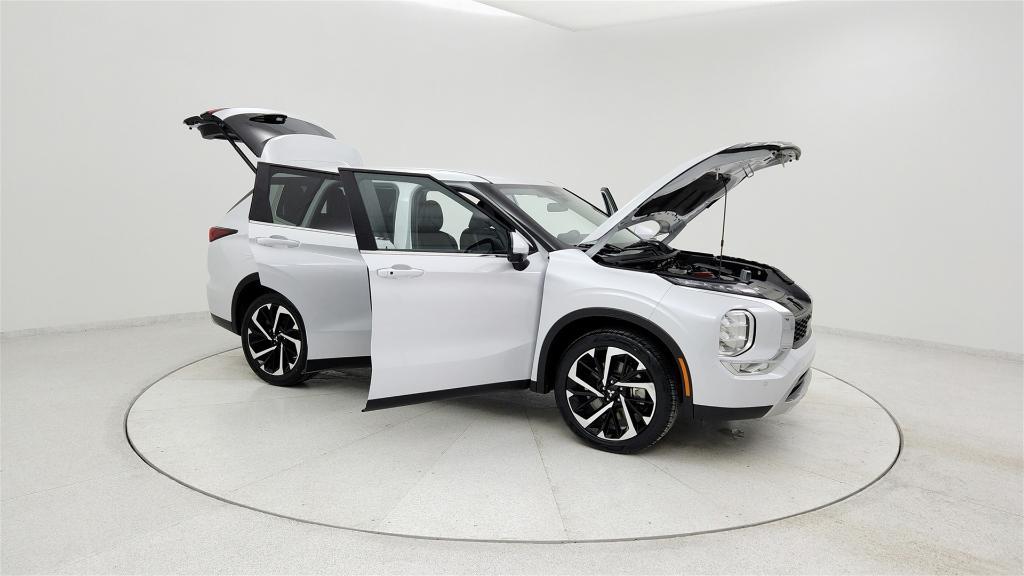 used 2024 Mitsubishi Outlander car, priced at $22,553