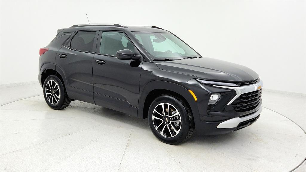 used 2025 Chevrolet TrailBlazer car, priced at $21,684