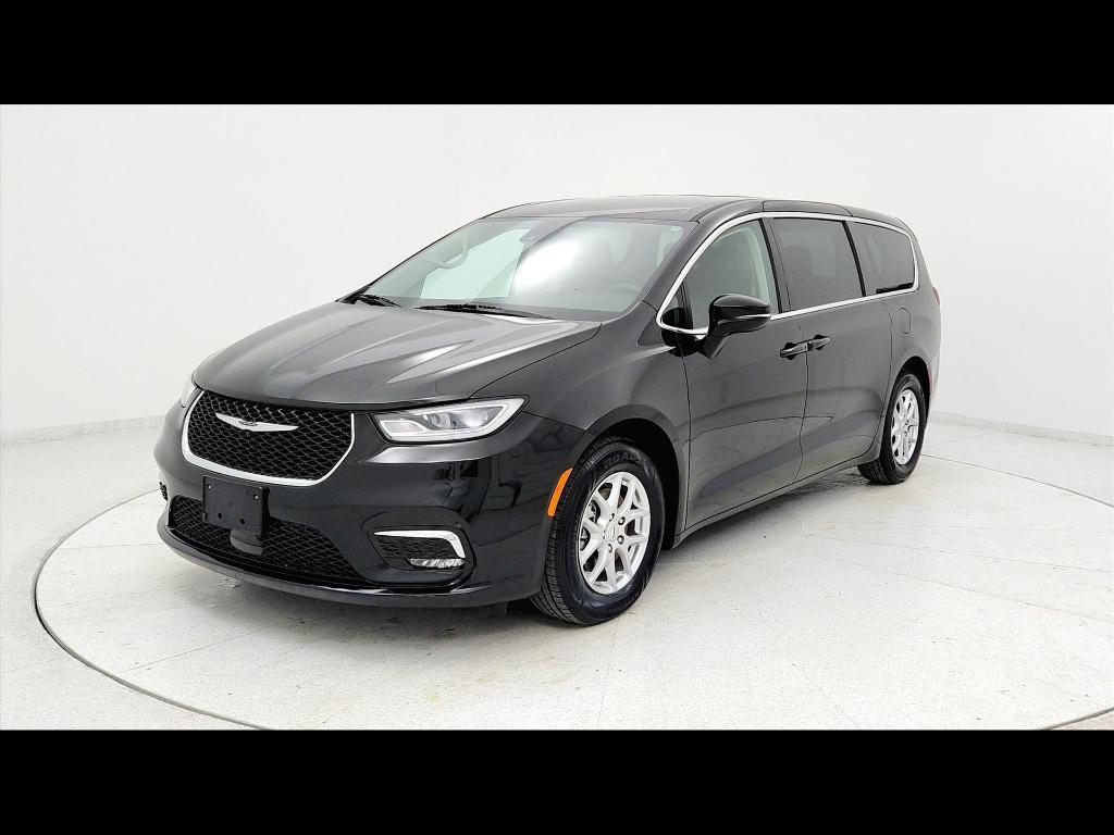 used 2024 Chrysler Pacifica car, priced at $28,060