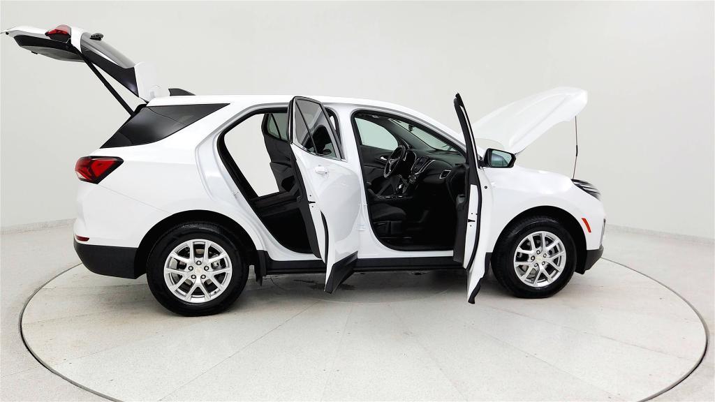 used 2024 Chevrolet Equinox car, priced at $21,837