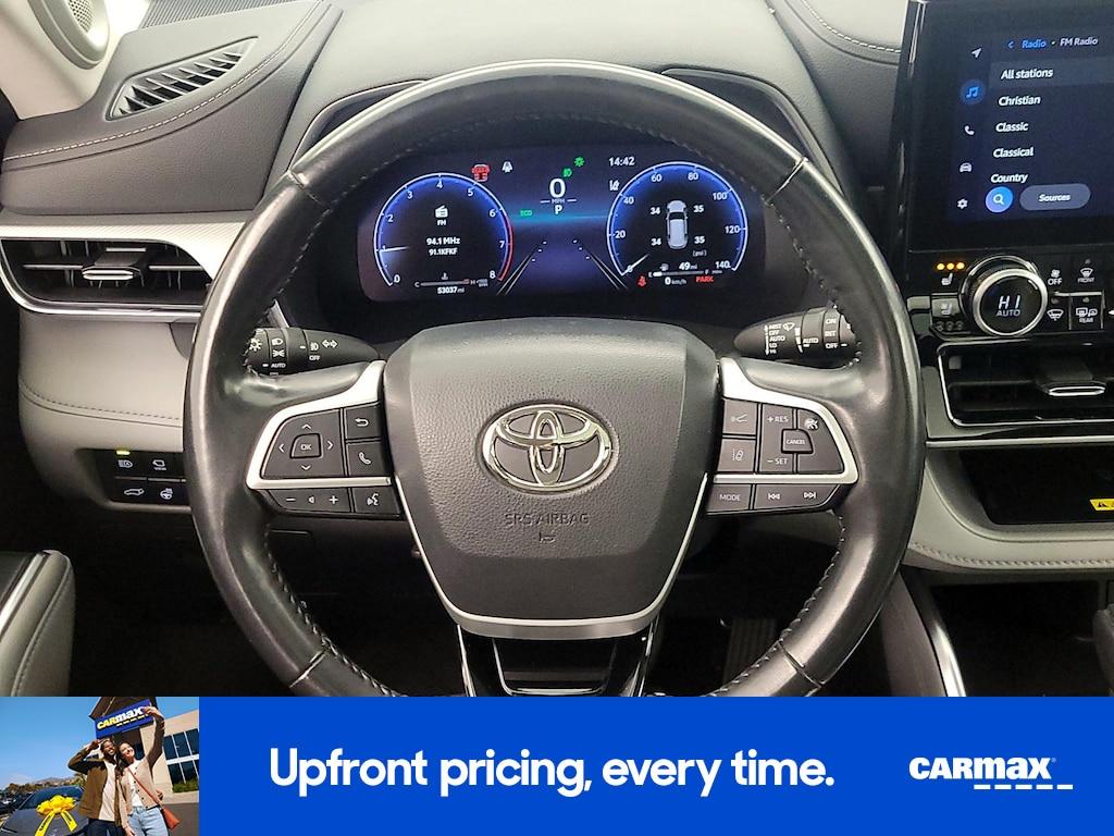 used 2023 Toyota Highlander car, priced at $38,998