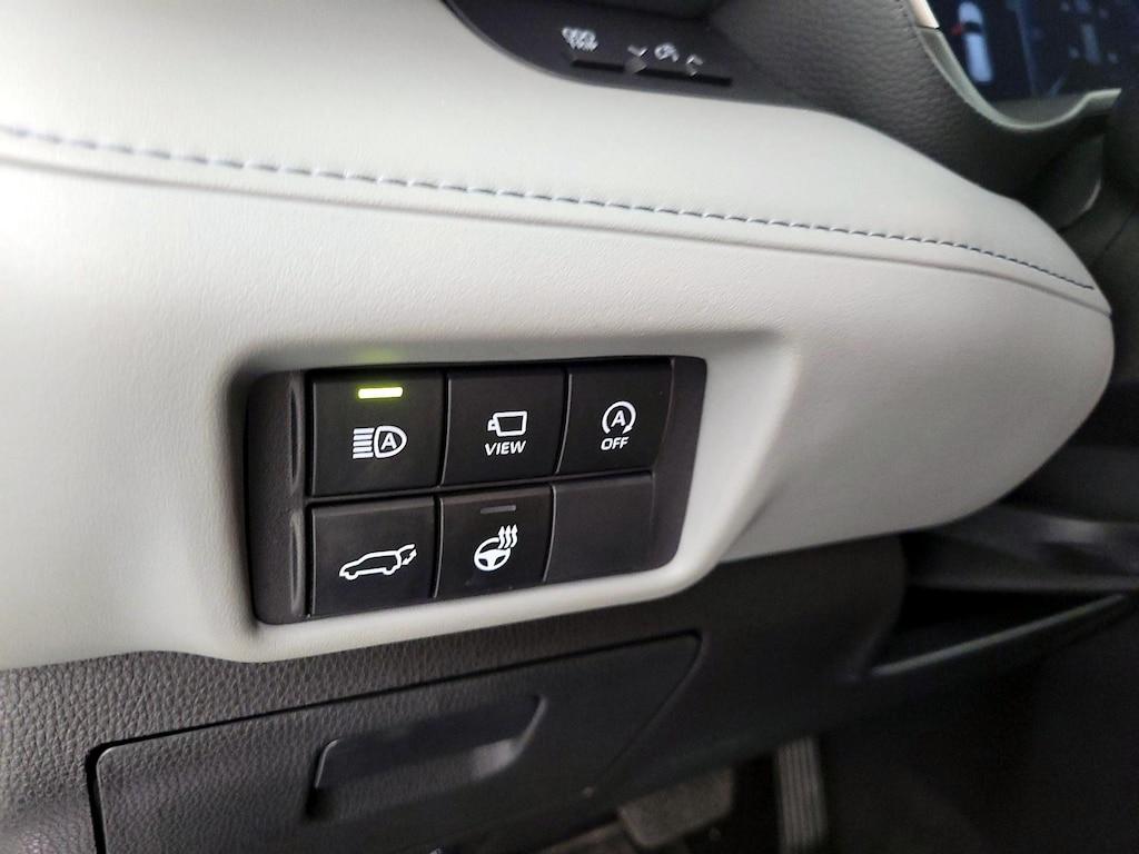 used 2023 Toyota Highlander car, priced at $38,998