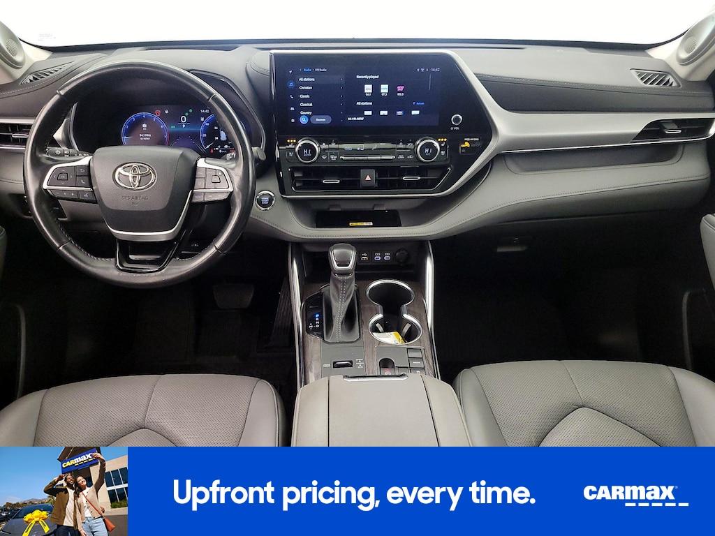 used 2023 Toyota Highlander car, priced at $38,998