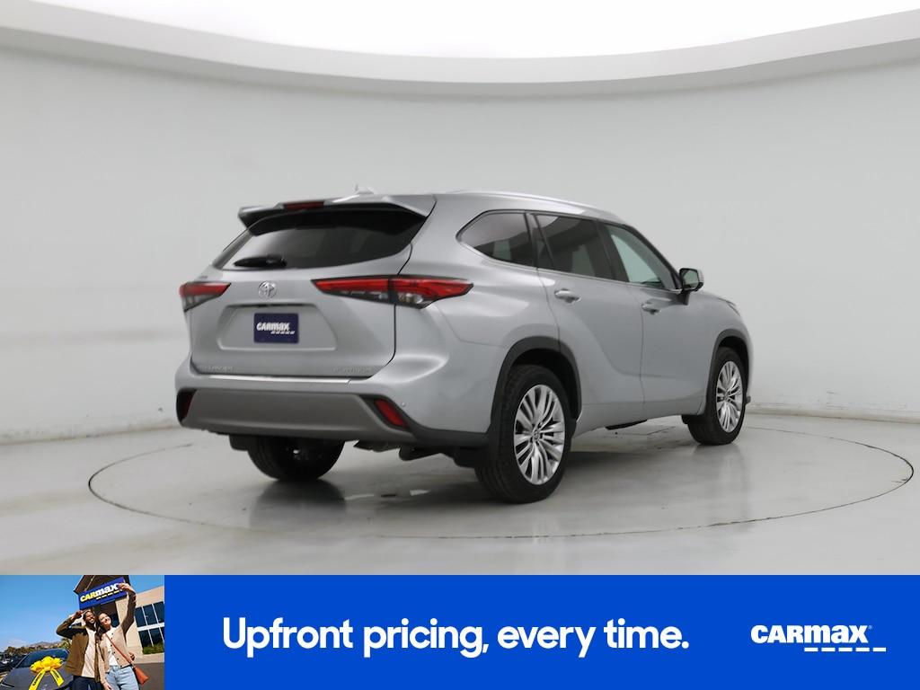 used 2023 Toyota Highlander car, priced at $38,998