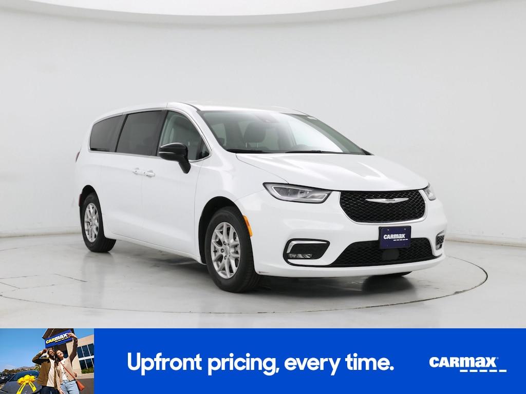 used 2024 Chrysler Pacifica car, priced at $32,998