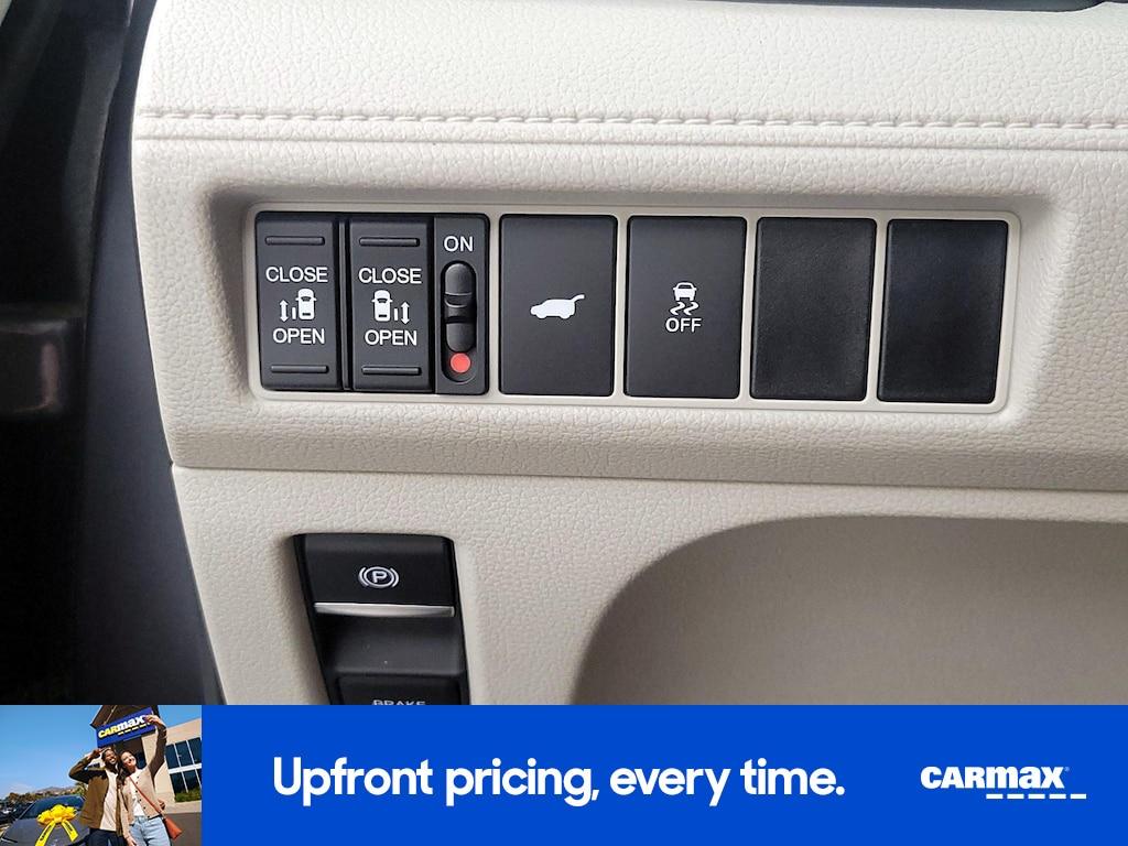 used 2025 Honda Odyssey car, priced at $41,998