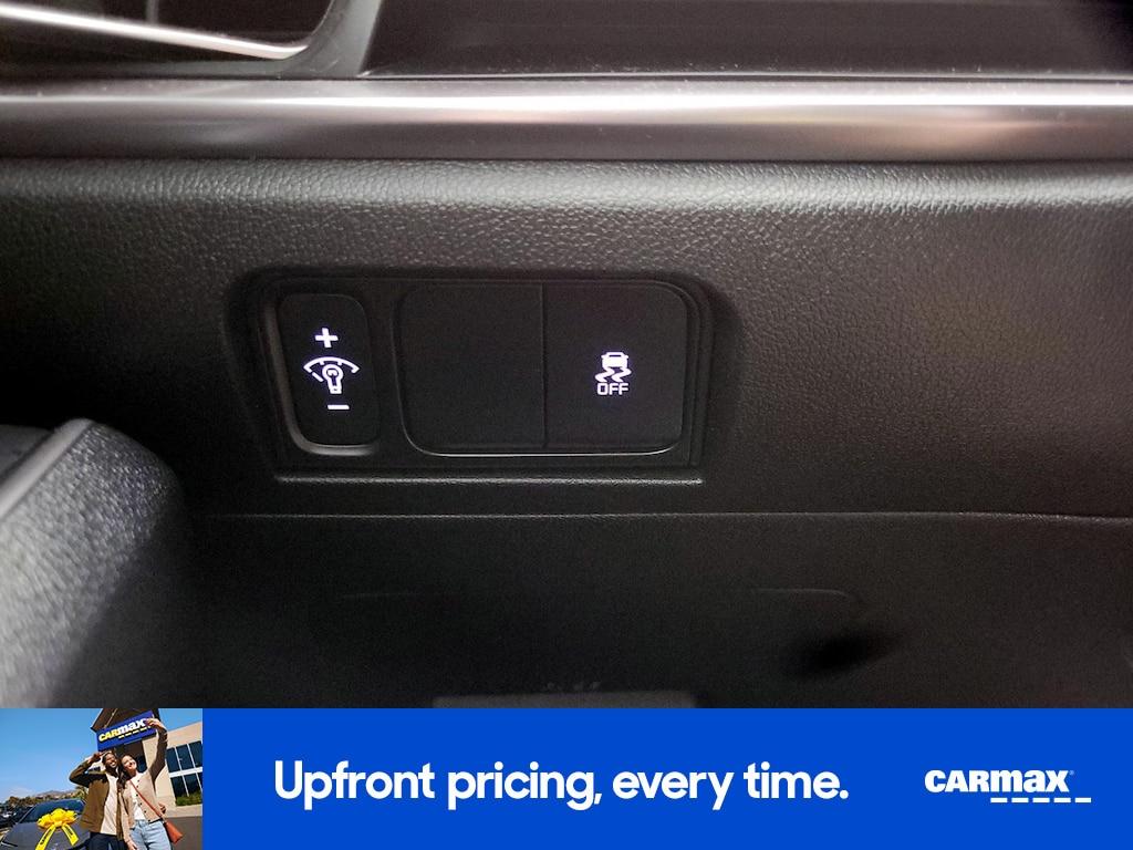 used 2025 Kia Sorento car, priced at $33,998