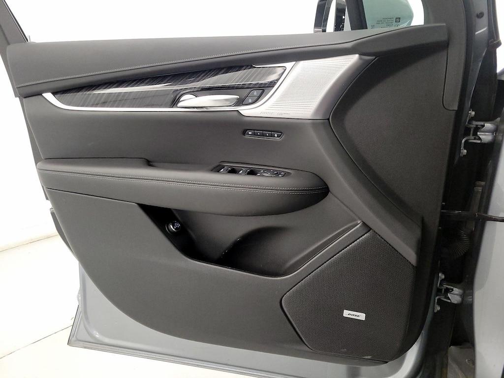 used 2025 Cadillac XT6 car, priced at $39,998