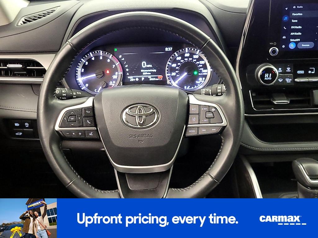 used 2024 Toyota Highlander car, priced at $30,998