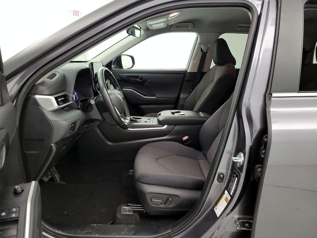 used 2024 Toyota Highlander car, priced at $30,998