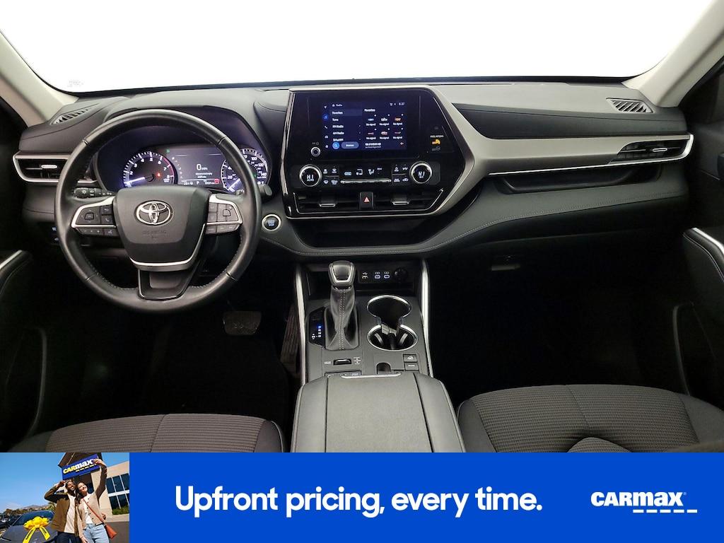 used 2024 Toyota Highlander car, priced at $30,998