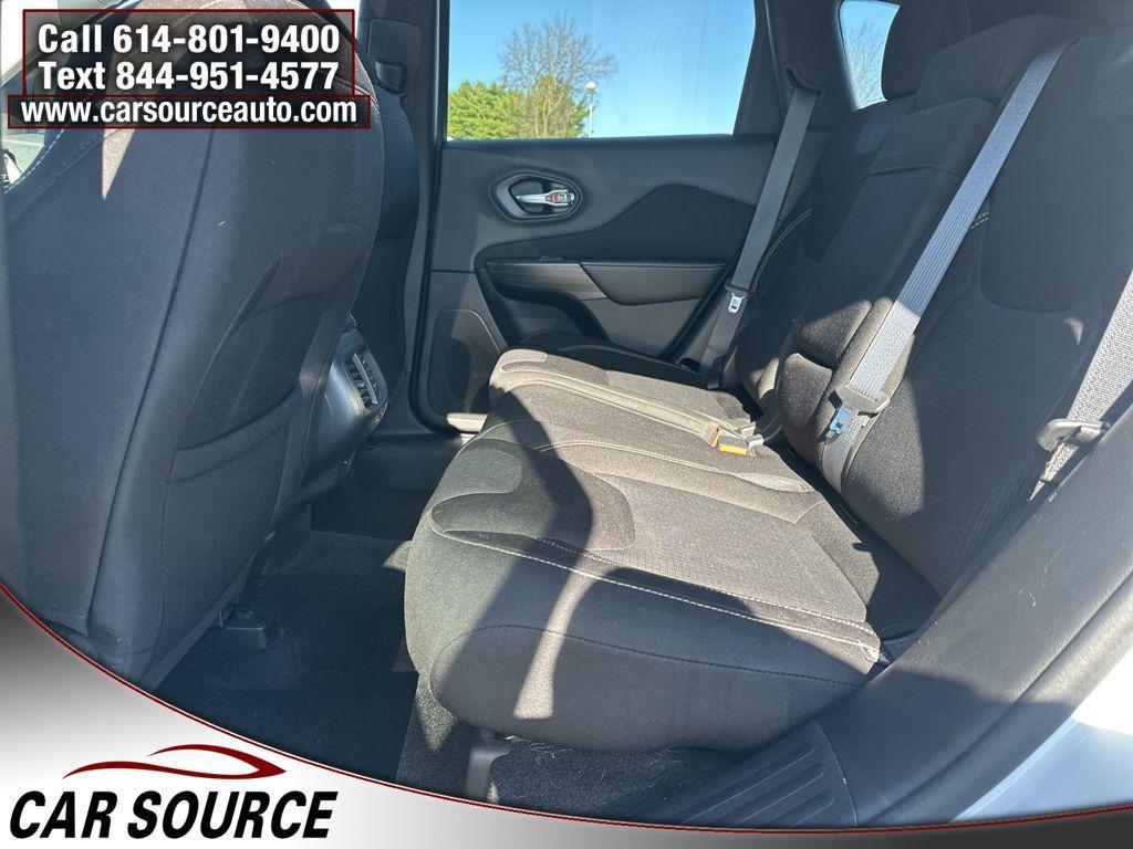 used 2015 Jeep Cherokee car, priced at $6,450