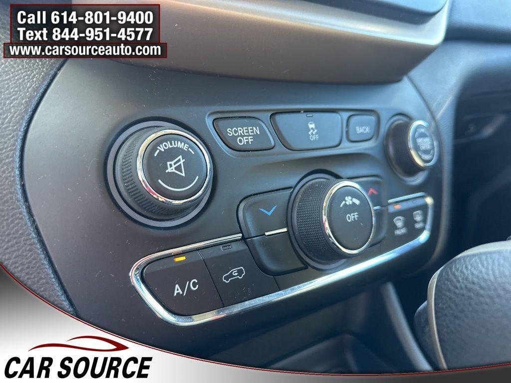 used 2015 Jeep Cherokee car, priced at $6,450