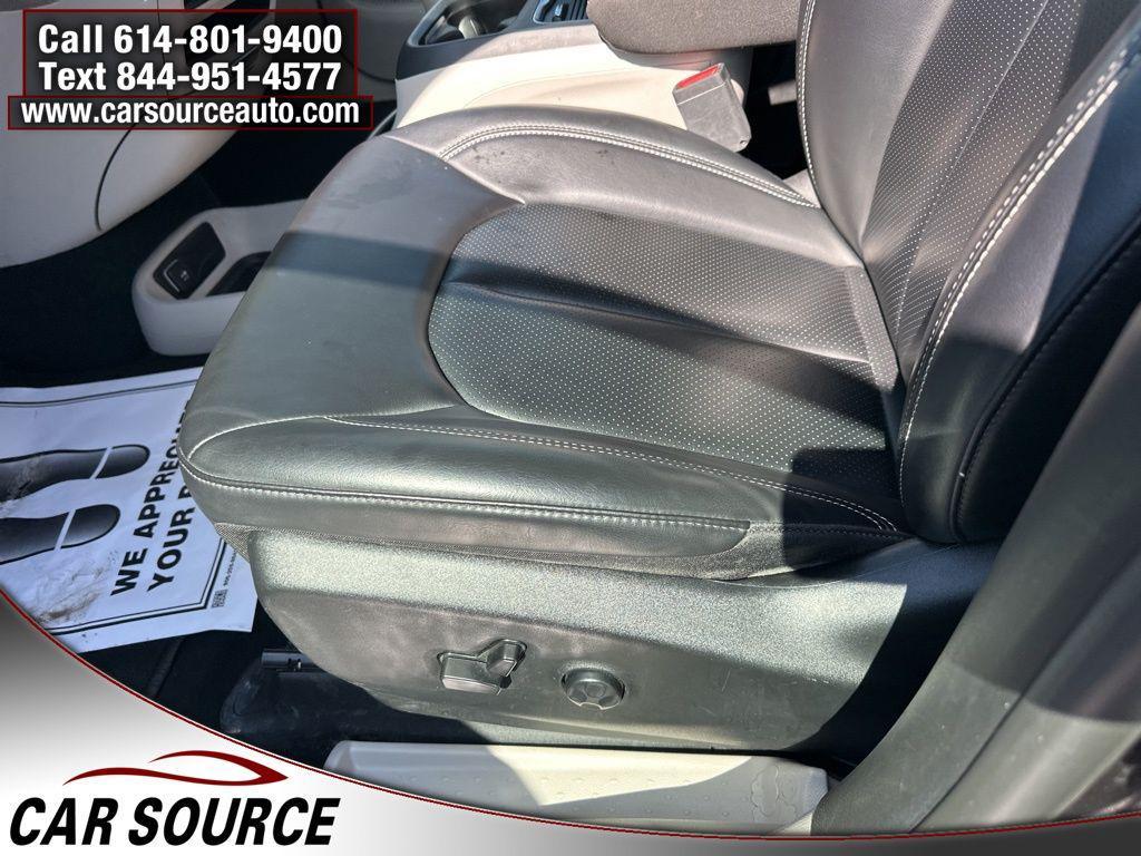 used 2023 Chrysler Pacifica car, priced at $20,950