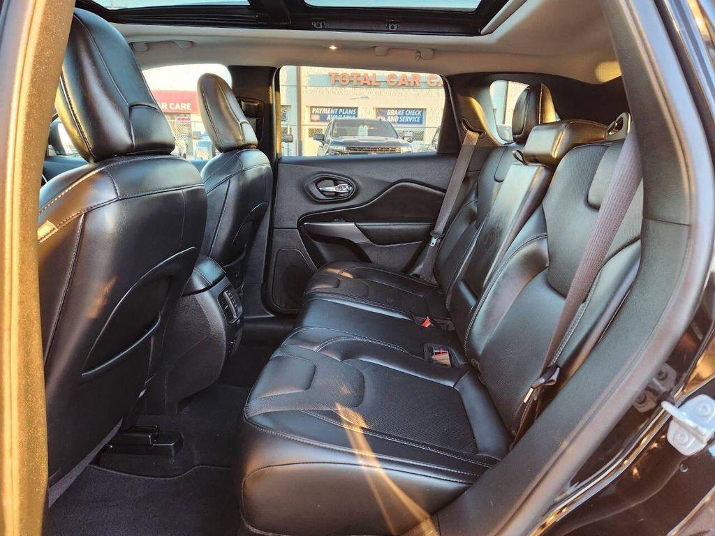 used 2020 Jeep Cherokee car, priced at $18,995