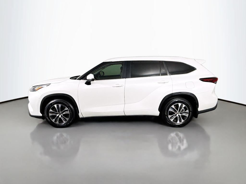 used 2024 Toyota Highlander car, priced at $40,931