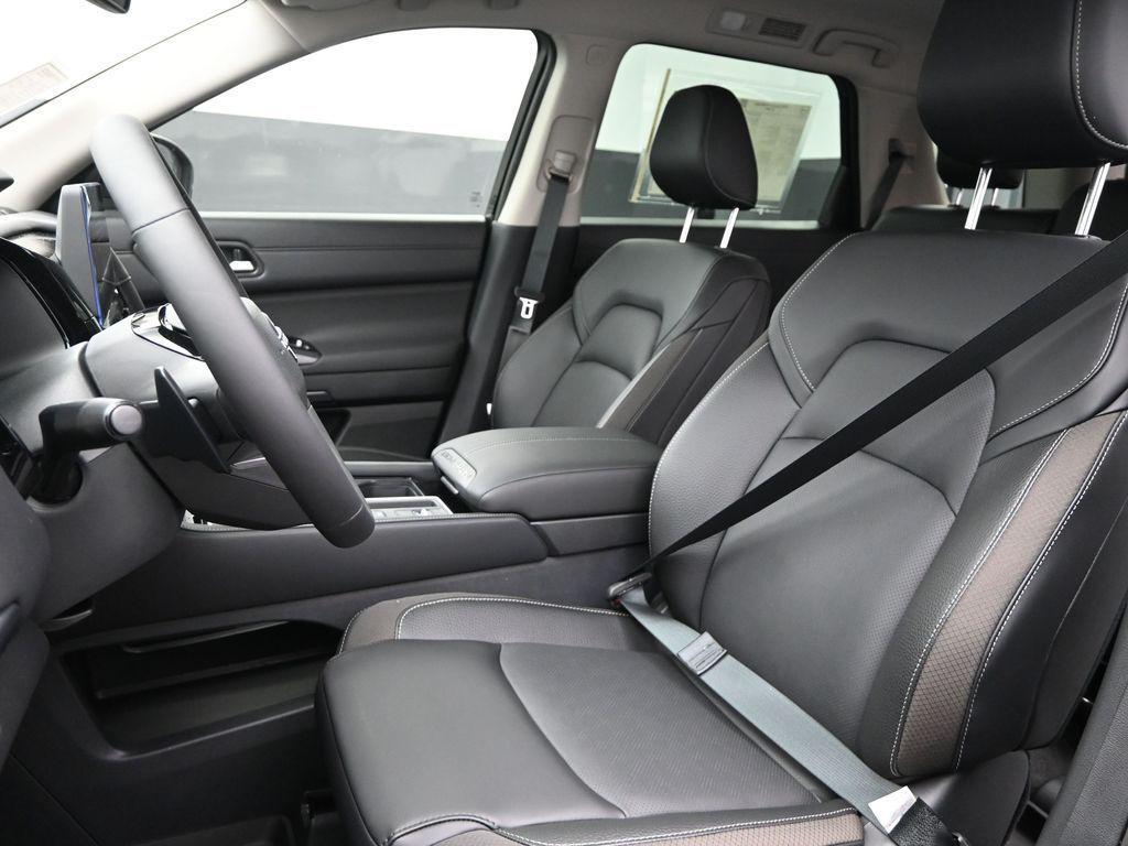 new 2026 Nissan Pathfinder car, priced at $40,224