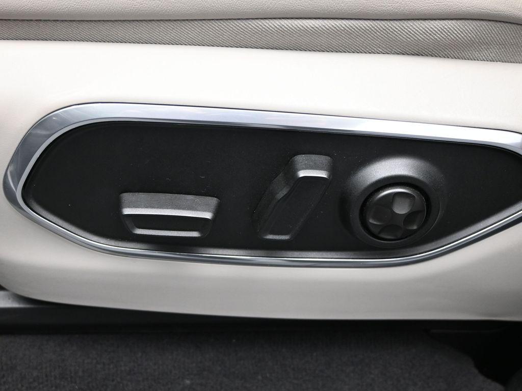 used 2024 Jeep Wagoneer L car, priced at $43,000