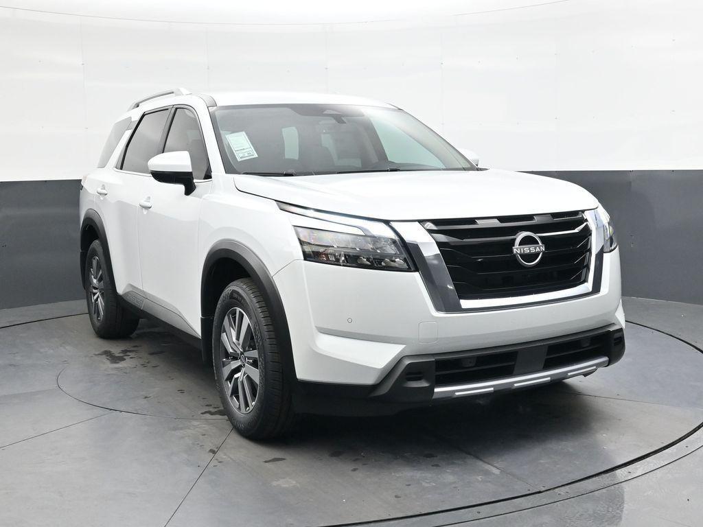 new 2025 Nissan Pathfinder car, priced at $35,007
