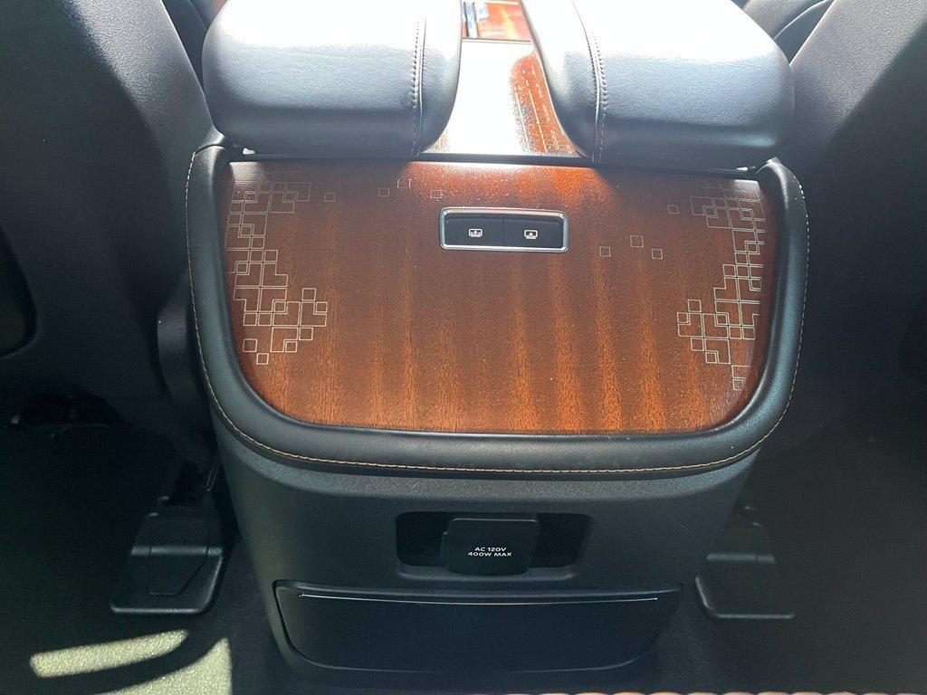 used 2025 Lincoln Navigator L car, priced at $88,000