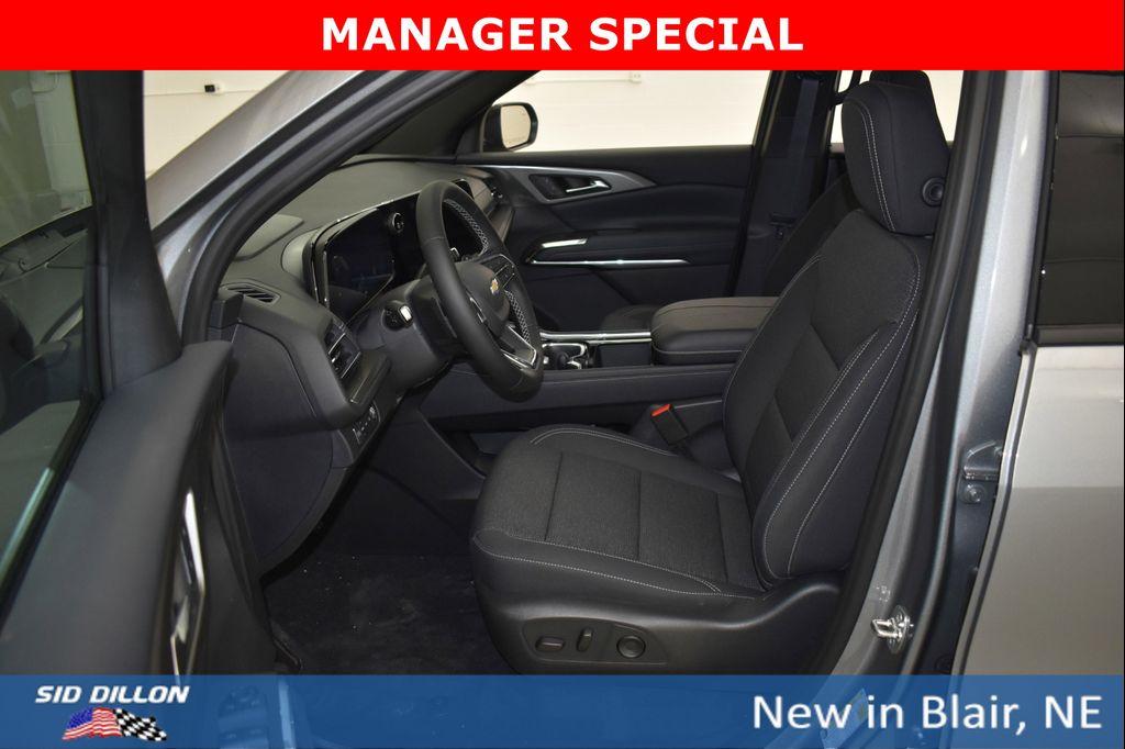 new 2026 Chevrolet Traverse car, priced at $42,013