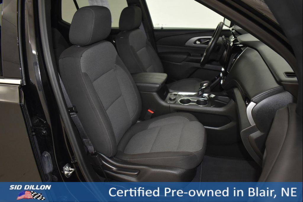 used 2023 Chevrolet Traverse car, priced at $31,929