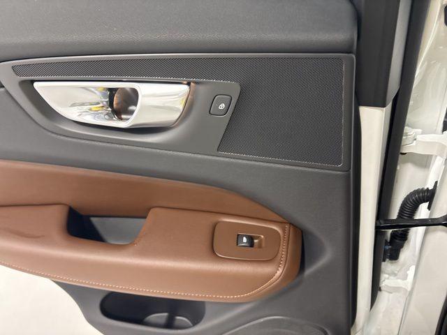 new 2025 Volvo XC60 Plug-In Hybrid car, priced at $57,686