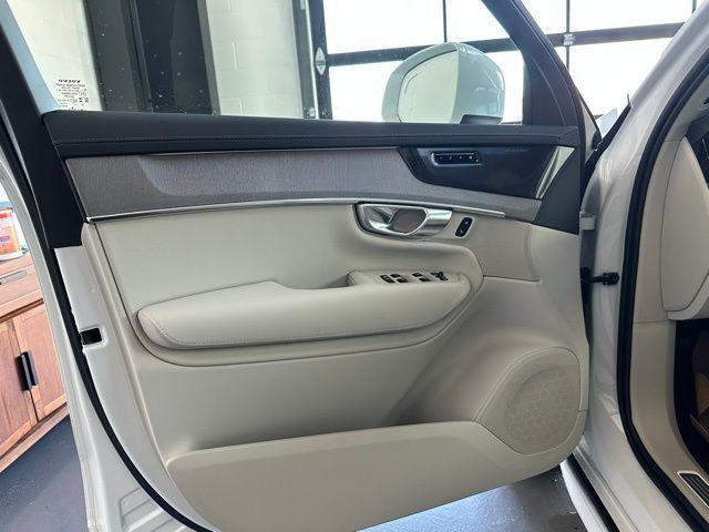 new 2026 Volvo XC90 Plug-In Hybrid car, priced at $85,625