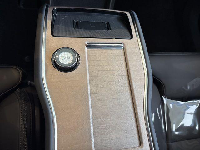 new 2025 Volvo EX90 car, priced at $79,991