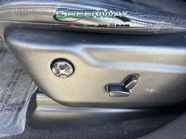 used 2015 Jeep Grand Cherokee car, priced at $13,276