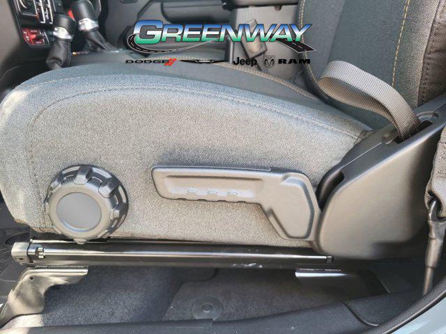 new 2025 Jeep Gladiator car, priced at $36,485