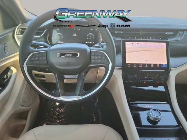 new 2025 Jeep Grand Cherokee car, priced at $33,120