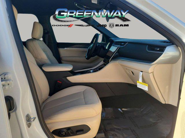 new 2025 Jeep Grand Cherokee car, priced at $33,120