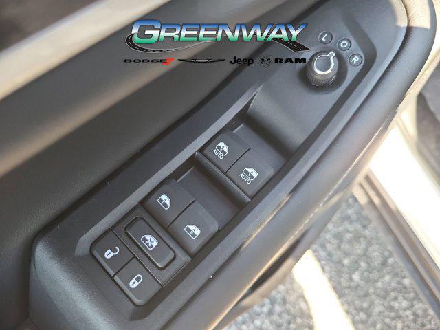 new 2025 Jeep Grand Cherokee car, priced at $39,684