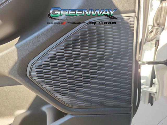 new 2025 Jeep Grand Cherokee car, priced at $39,684