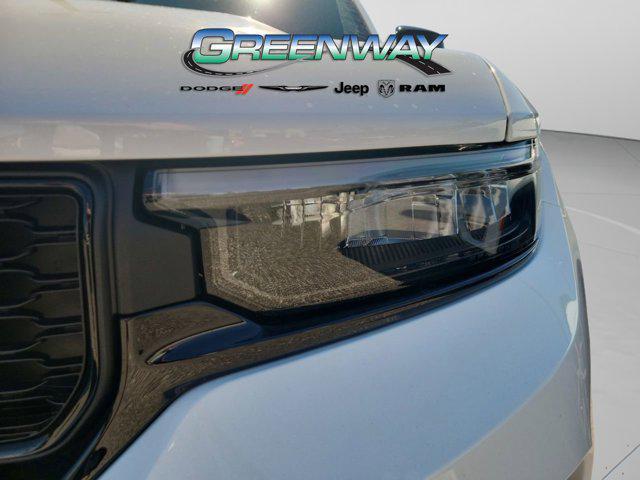 new 2025 Jeep Grand Cherokee car, priced at $39,684