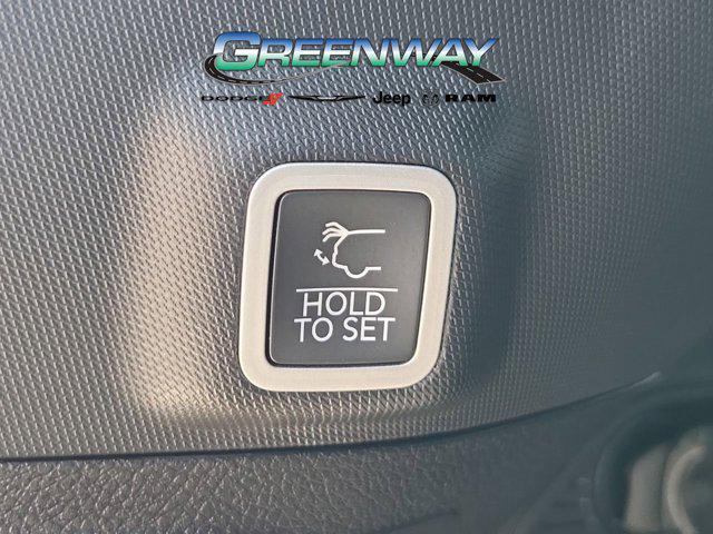 new 2025 Jeep Grand Cherokee car, priced at $39,684