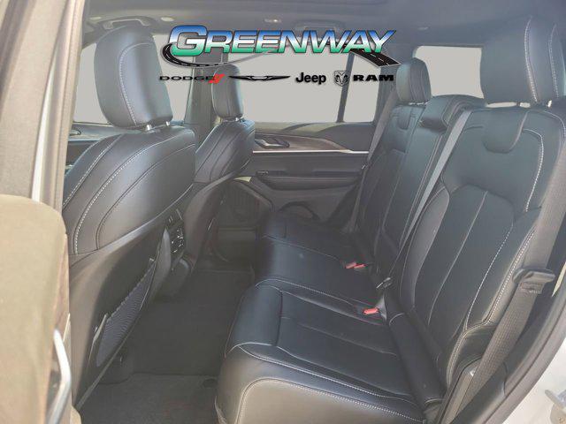 new 2025 Jeep Grand Cherokee car, priced at $39,684