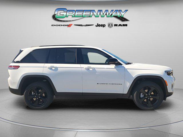 new 2025 Jeep Grand Cherokee car, priced at $39,684