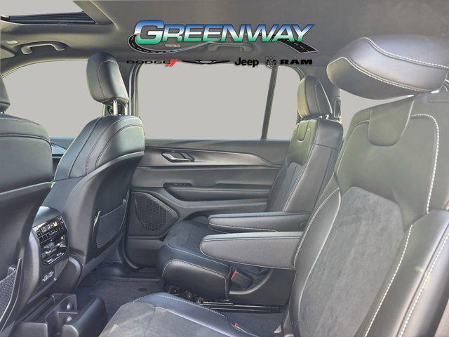 new 2025 Jeep Grand Cherokee L car, priced at $39,083