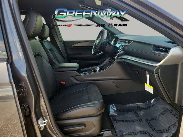 new 2025 Jeep Grand Cherokee car, priced at $39,822