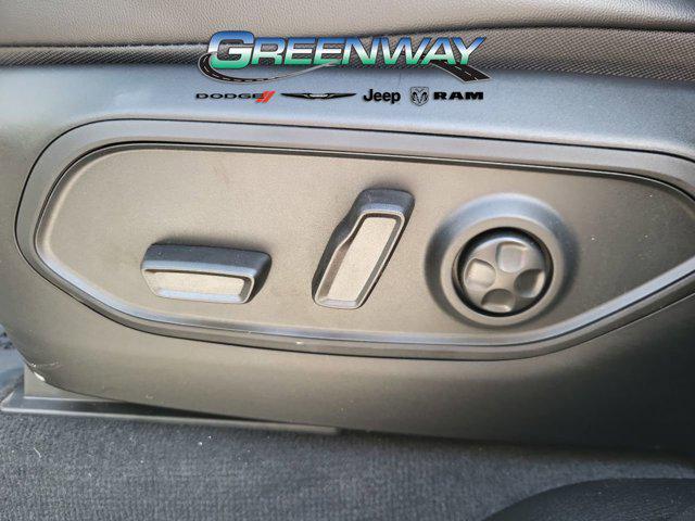 new 2025 Jeep Grand Cherokee car, priced at $39,822