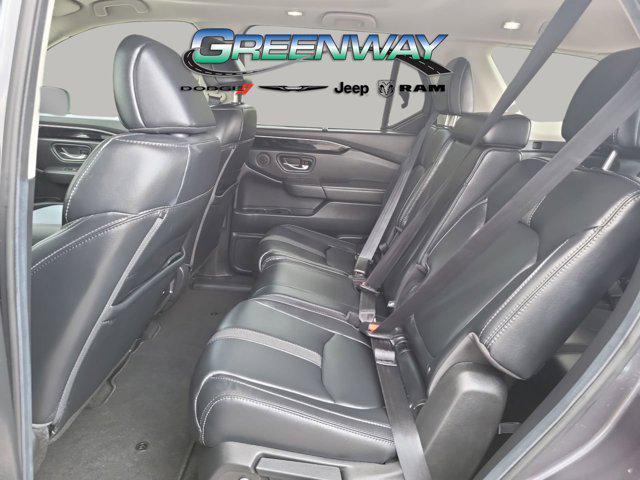 used 2025 Honda Pilot car, priced at $40,877