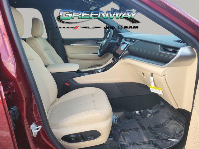 new 2025 Jeep Grand Cherokee L car, priced at $39,928