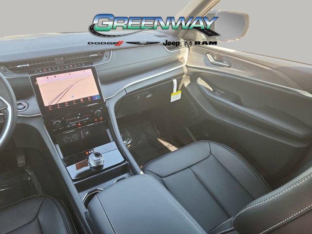new 2025 Jeep Grand Cherokee car, priced at $41,428