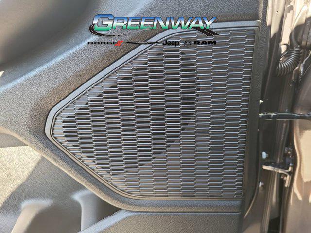 new 2025 Jeep Grand Cherokee car, priced at $37,438