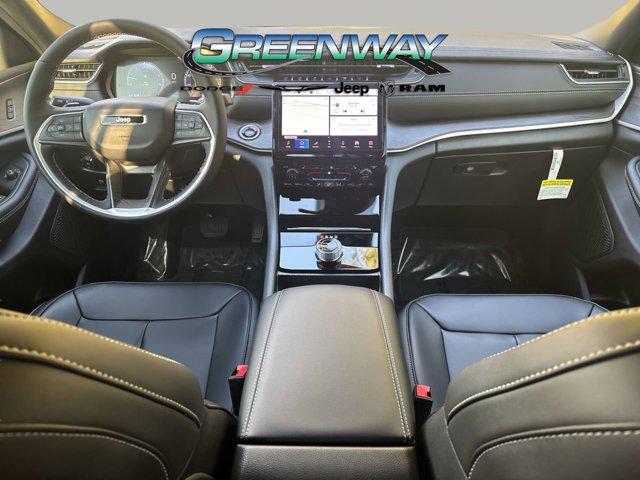new 2025 Jeep Grand Cherokee car, priced at $38,014
