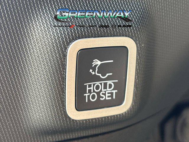 new 2025 Jeep Grand Cherokee car, priced at $38,014